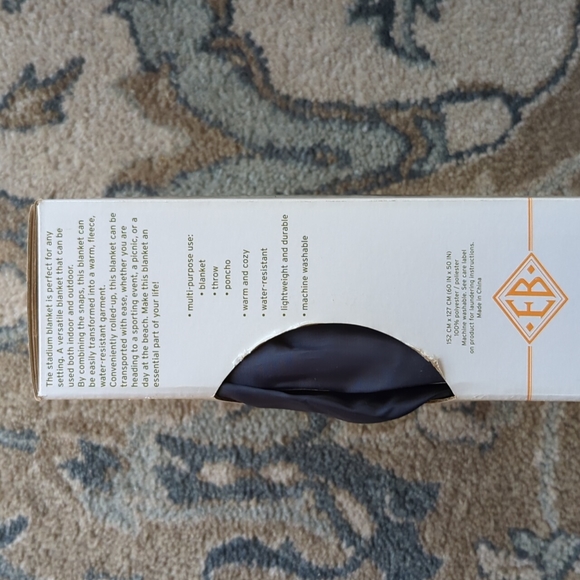 New Eddie Bauer Home Stadium Blanket - Picture 3 of 5